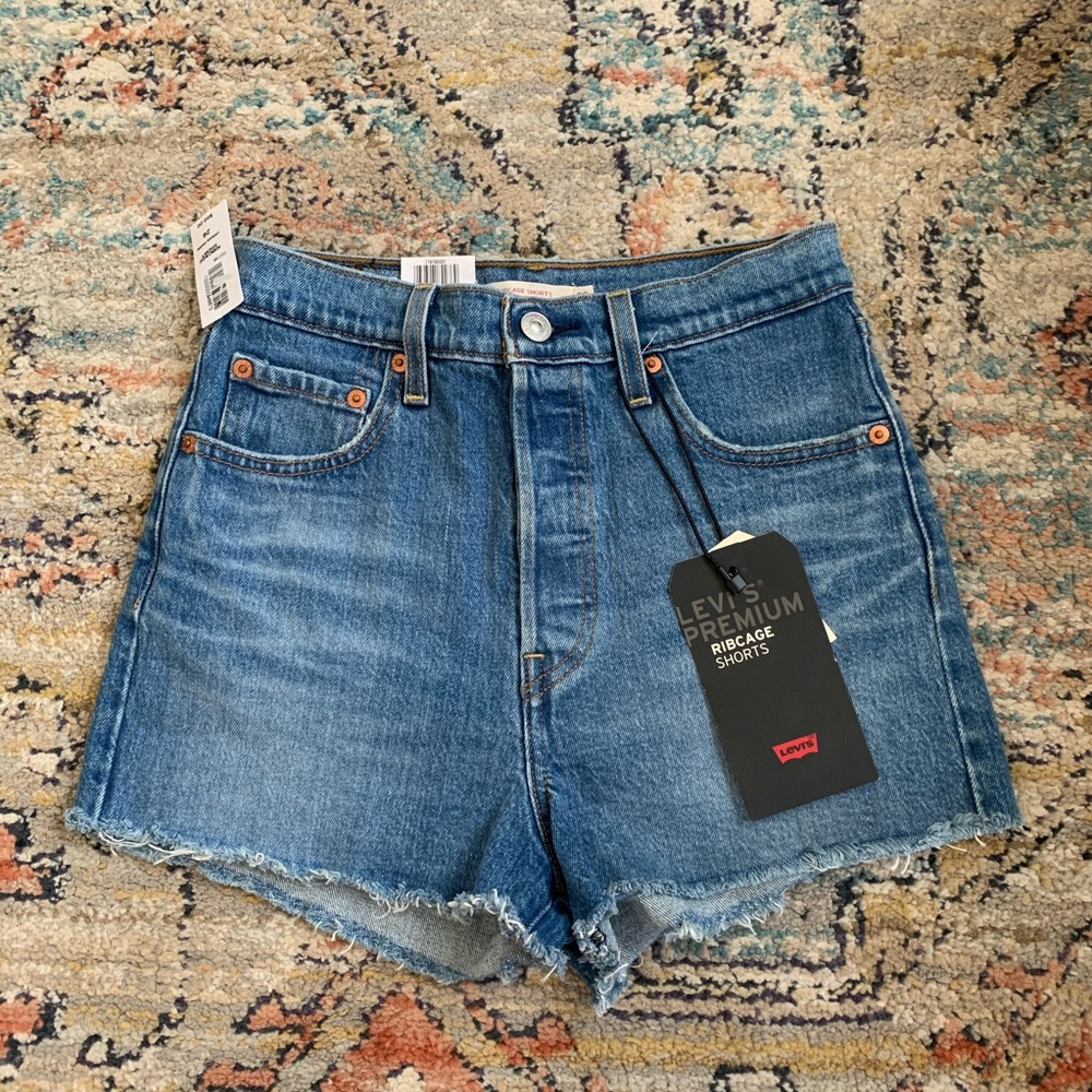Levi’s Ribcage Shorts